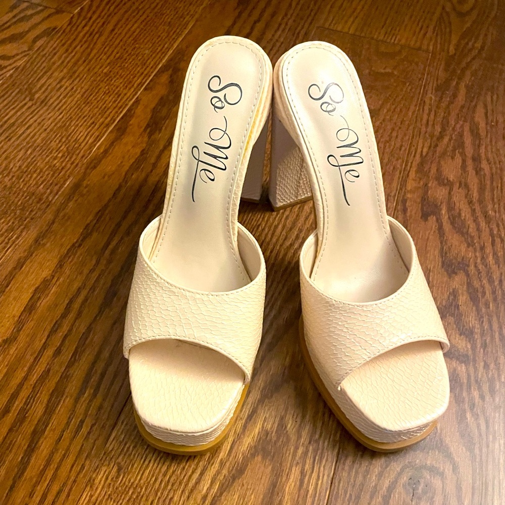 So me! NWOT heels size 7